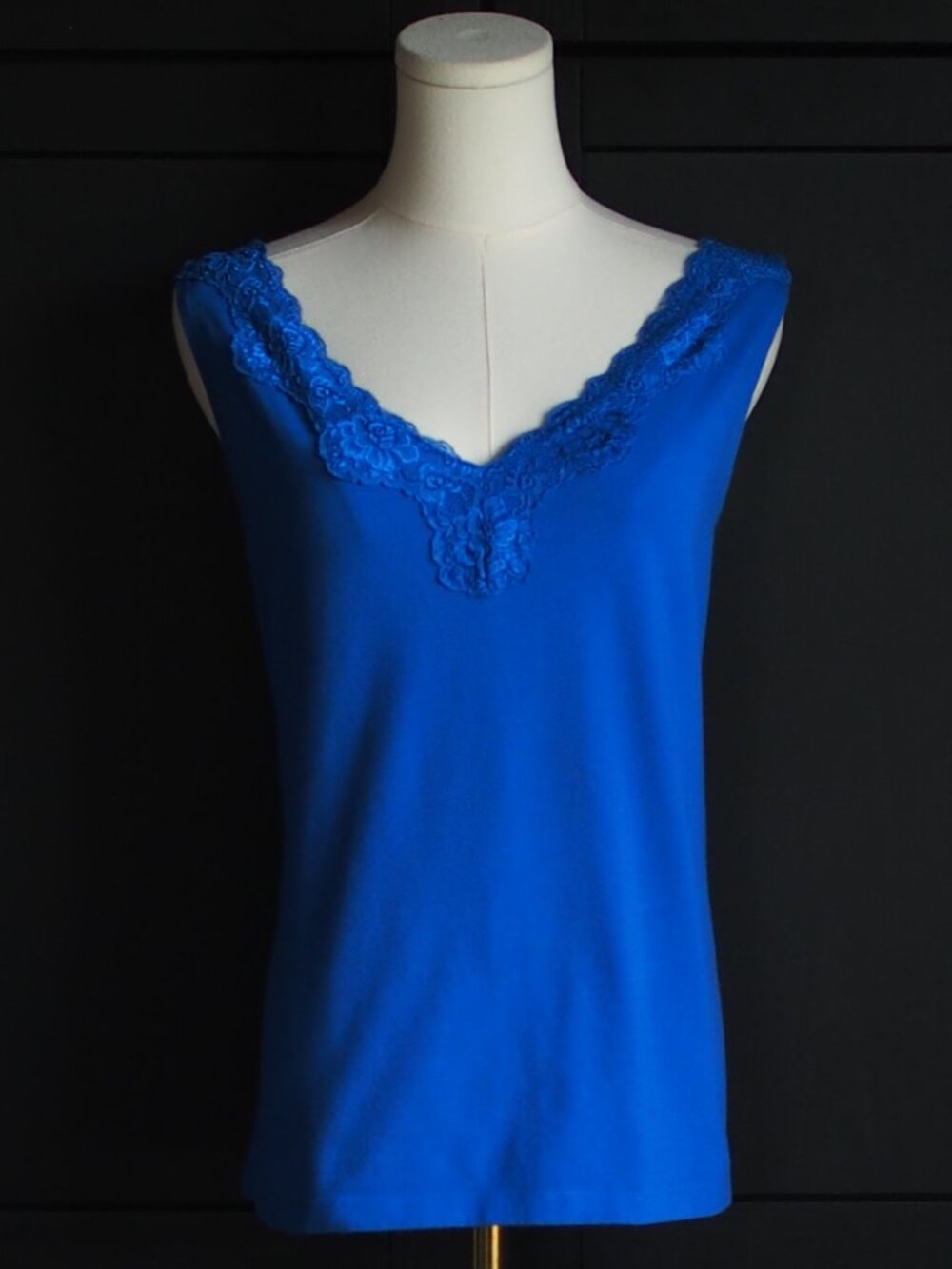 Northern Reflections | Cotton Vintage Late 90s Lace-Trim Tank